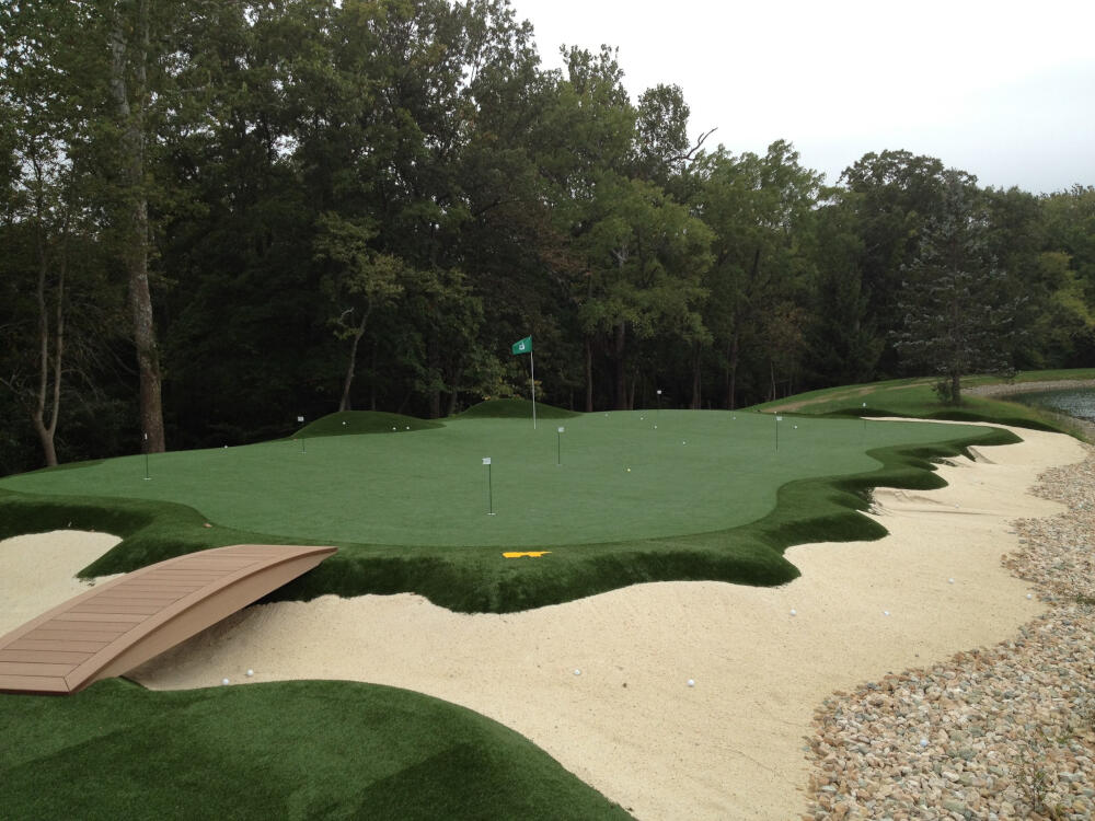 Metro New York artificial putting green