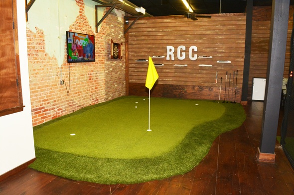 Metro New York Indoor Putting Green